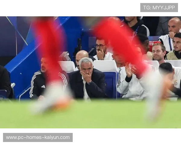 昔日狂人今朝愁:穆里尼奥欧冠六连败,切尔西巴萨痛失三分 昔日狂人今朝愁:穆里尼奥欧冠六连败,切尔西巴萨痛失三分