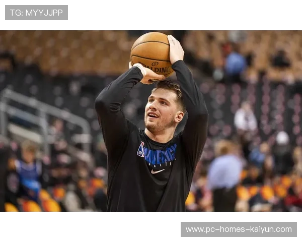 东契奇背后传球惊艳,独行侠攻势更立体